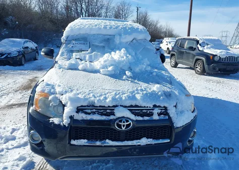 2010 Toyota Rav4 Limited z USA, uszkodzony, nr VIN JTMDF4DV7AD039093
